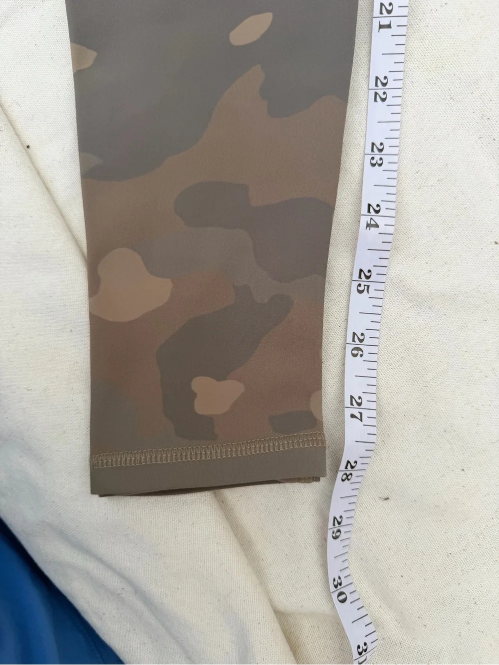 ALO Yoga Neutral Camo High-Rise Leggings - Taupe & Gray